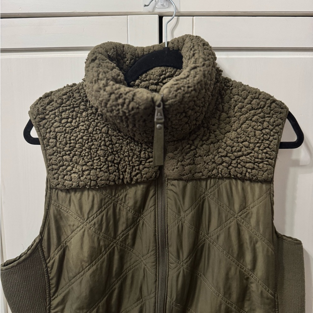 prAna Women's Esla Quilted Fleece Lined Vest in slate green XL - Picture 3 of 6